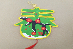 幼儿园春节送福迎春吊饰图片2张