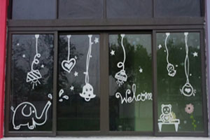 幼儿园小清新玻璃窗绘图片2张