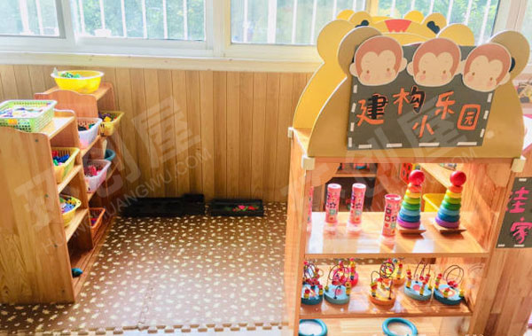 幼儿园建构区卡通搭建小乐园图片