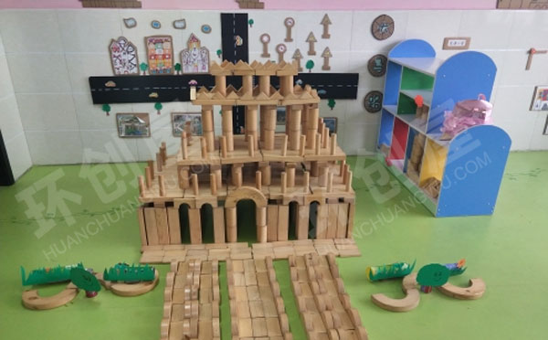 幼儿园我是中国人北京天安门大型积木建构图片