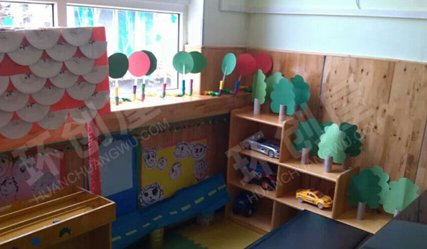 幼儿园建筑区废物利用创意搭建图片