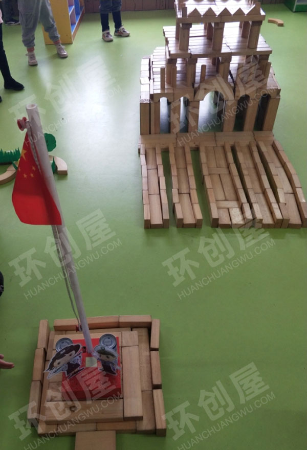 幼儿园我是中国人北京天安门大型积木建构图片