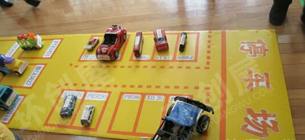 幼儿园建筑区废物利用创意搭建图片