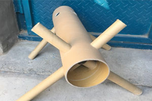 幼儿园建构区废物利用纸筒搭建图片4张