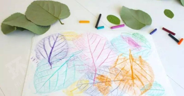 幼儿园美术区树叶拓印水彩画图片
