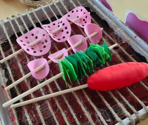 幼儿园角色游戏废物利用烧烤区图片