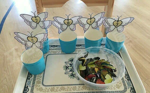 幼儿园益智区数字蝴蝶游戏图片