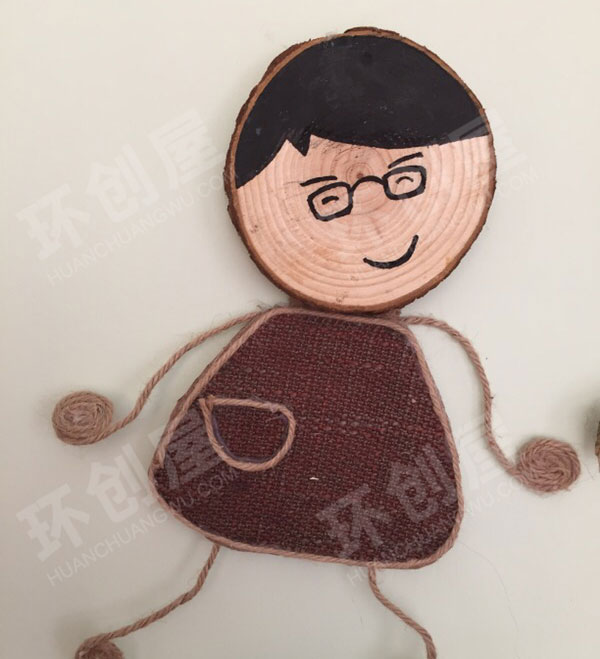 幼儿园木头做的小小人儿主题墙图片