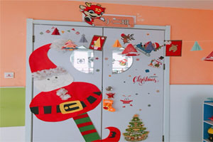 幼儿园环创圣诞节门的装饰图片