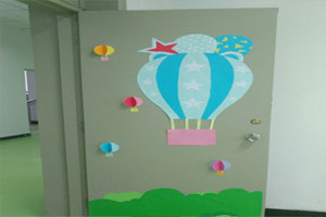 幼儿园教室门卡通热气球装饰图片