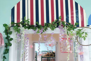 幼儿园ins北欧风树叶花朵教室门装饰图片