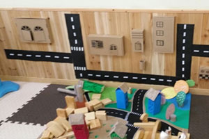 幼儿园废物利用纸箱建构区图片