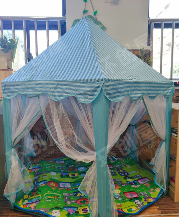 幼儿园阅读区漂亮的读书帐篷图片