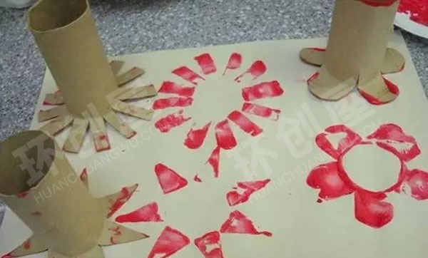 幼儿园美工区创意素材绘画纸筒海绵印画图片