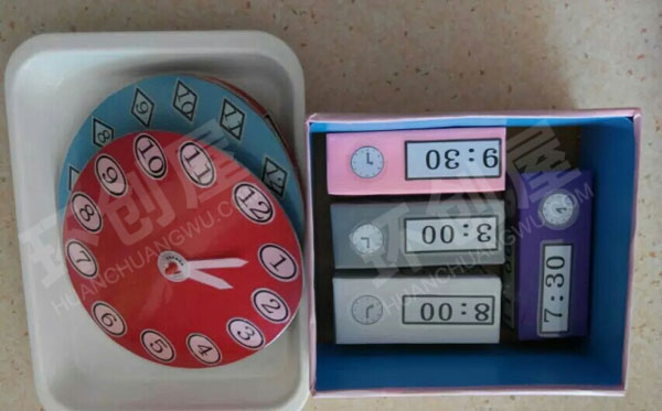 幼儿园益智区各种数字配对环创图片