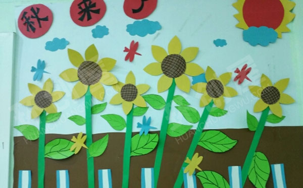 幼儿园超简单的卡纸秋天主题墙环创图片