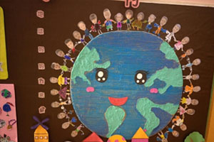 幼儿园我爱地球村主题墙环创图片4张