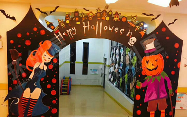 幼儿园万圣节教室门恐怖装饰图片