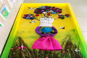 幼儿园松果创意画走廊墙面环创图片3张