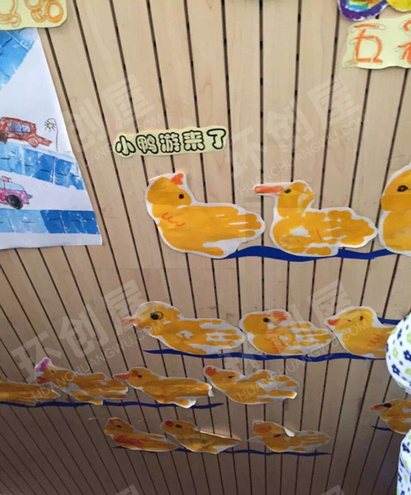 幼儿园绘画作品展示墙面图片