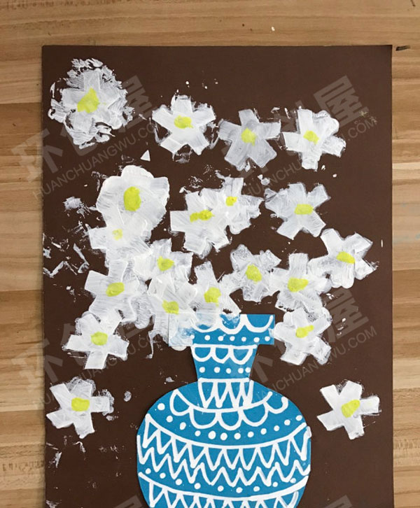 幼儿园水粉印纸版花瓶画作品展示图片