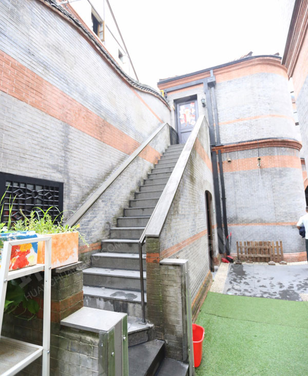 幼儿园户外小巷环境布置图片