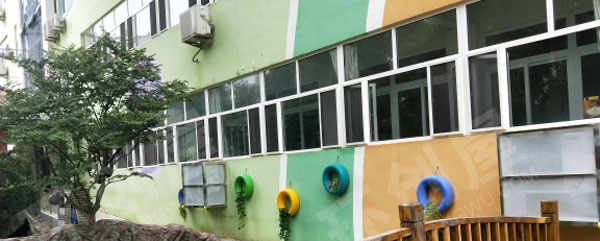 幼儿园轮胎创意绘画摆放户外环创图片