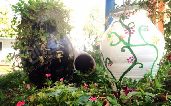 幼儿园舒适的春天美景户外环创图片