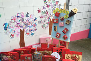 幼儿园废物利用节日纸盘中秋节户外环创图片