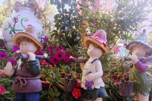 幼儿园舒适的春天美景户外环创图片8张