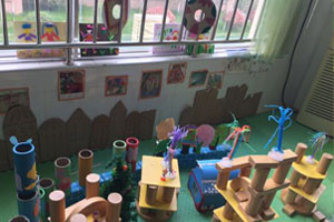 幼儿园建构区吸管建筑图片2张