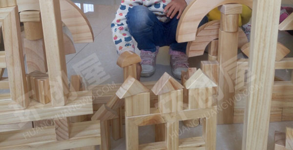 幼儿园建构区积木也疯狂图片