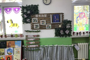 幼儿园森林书吧阅读区环创图片