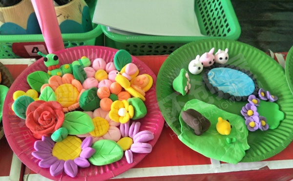 幼儿园美工区粘土卡通风创意作品图片