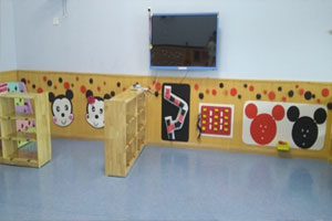 幼儿园可爱米奇主题墙面布置环创图片6张
