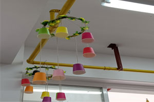 幼儿园自然素材废物利用吊挂饰图片2张