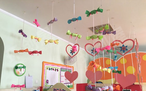 幼儿园卡纸手工制作糖果爱心挂饰图片