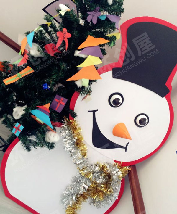 幼儿园新年圣诞雪宝宝门装饰环创图片