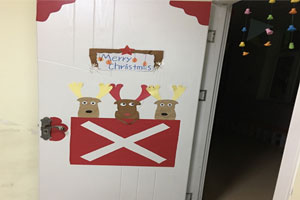 幼儿园教室门快乐圣诞节环创图片