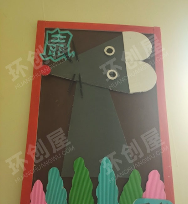 幼儿园楼道环创十二生肖作品展示图片
