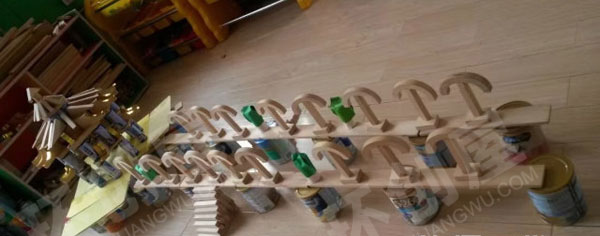 幼儿园建构区大木片积木栈桥环创图片