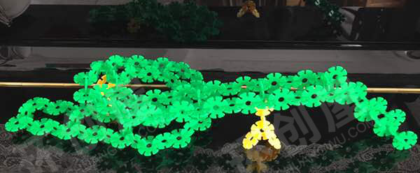 幼儿园建构区雪花片拼接桥环创图片