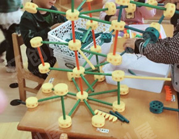 幼儿园工匠搭建环创图片