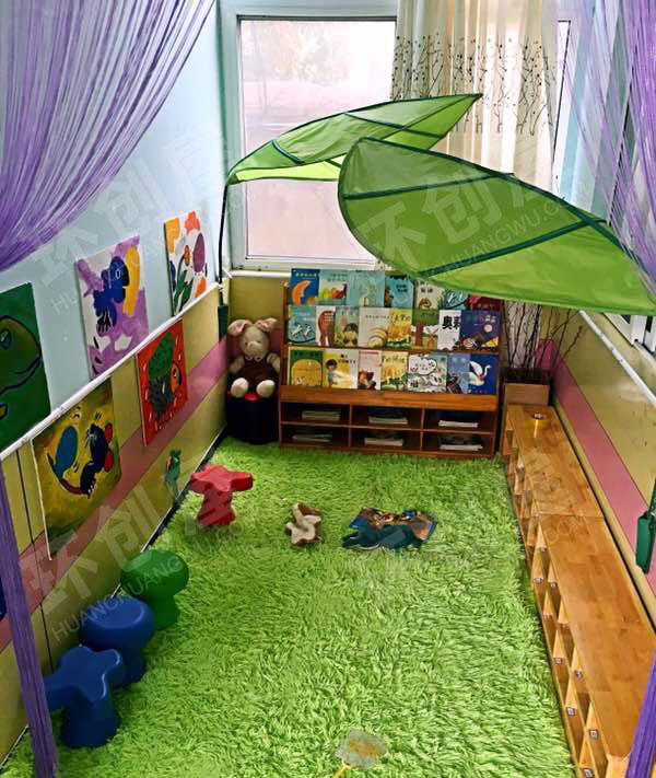 幼儿园温馨绘本阅读区图片