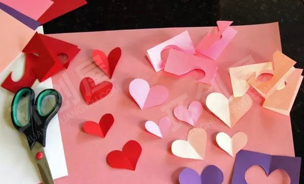 幼儿园美工区妇女节给妈妈的爱手工贺卡图片