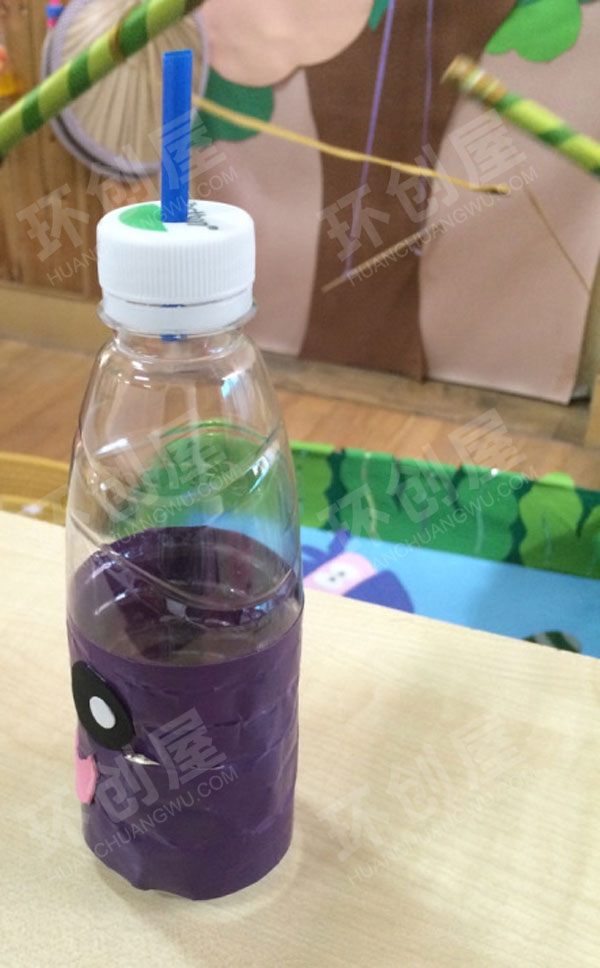 幼儿园科学区自制紫色的葡萄水图片