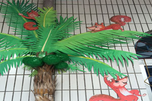 幼儿园走廊水管热带植物园之椰子树环创图片