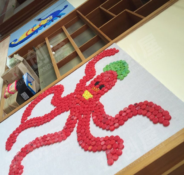 幼儿园走廊墙面瓶盖创作环创图片