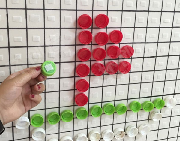幼儿园走廊墙面瓶盖创作环创图片