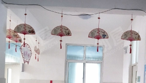 幼儿园走廊国学风扇子吊饰环创图片